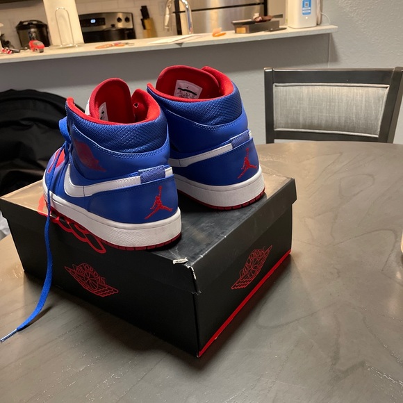 Jordan 1’s - Picture 3 of 4